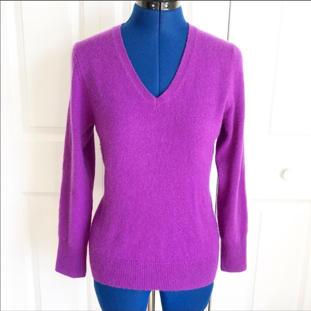 Halogen 100% Cashmere Purple V-Neck Sweater